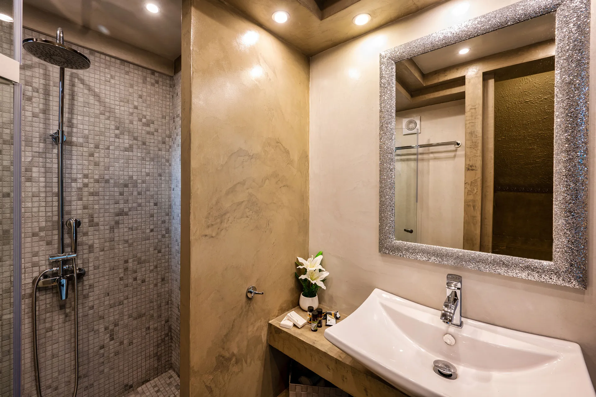 Tiara Holidays - Palmrise Luxury Villas - Maistros Villa - bathroom